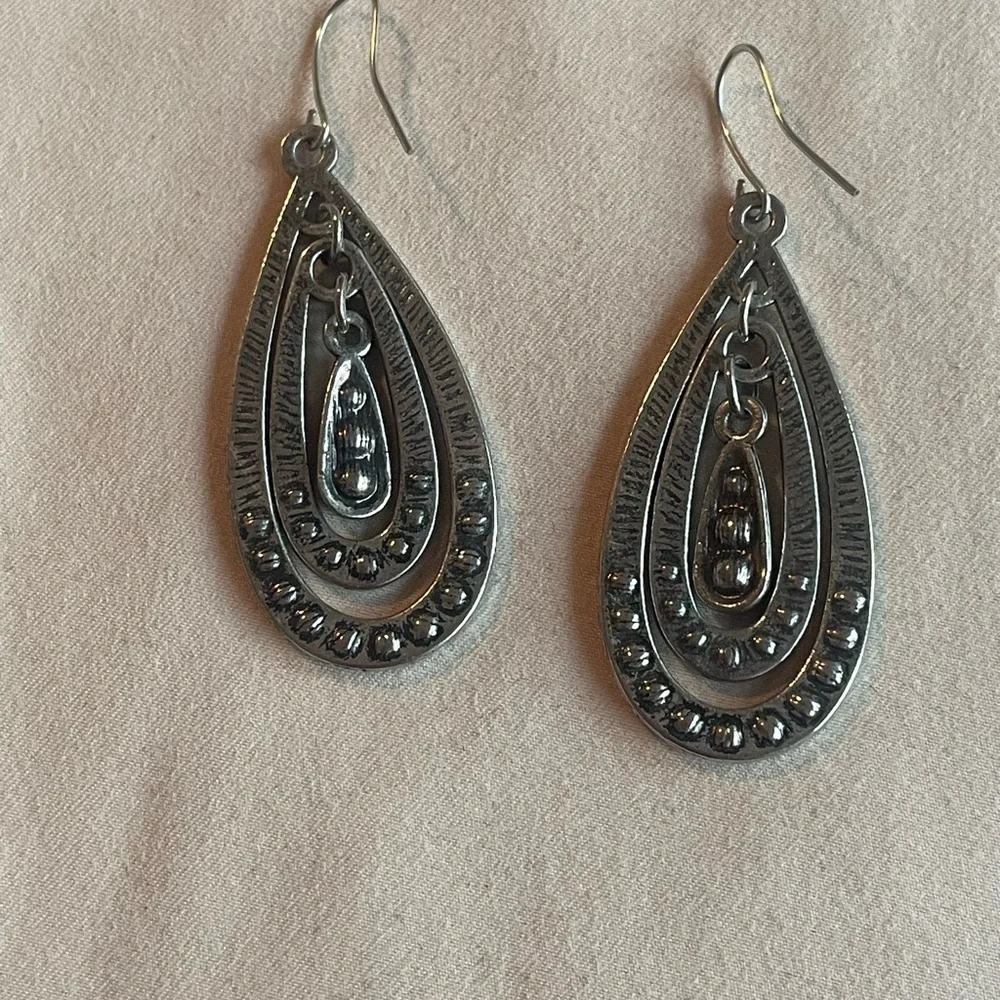 Vintage Silver and Purple Teardrop Earrings - Picture 3 of 4
